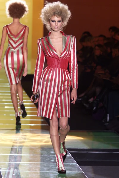 Look 18